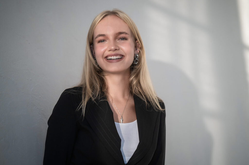 Businessportraits im Tageslichtstudio für Job-Machine discoverSOFT GmbH